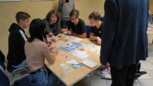 Zdjęcie nr 3 z rozgrywek Turnieju gry "Ekonomia Społeczna" w Dąbrowie Górniczej